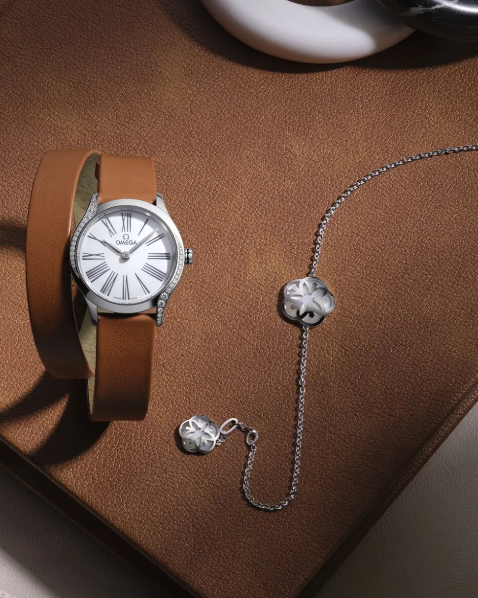 Bracelet, 18k white gold, mother‑of‑pearl