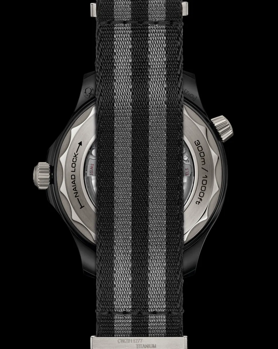 43.5 mm, black ceramic on NATO strap