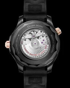 43.5 mm, black ceramic on rubber strap