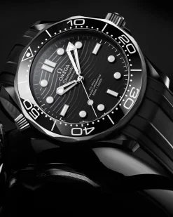 43.5 mm, black ceramic on rubber strap
