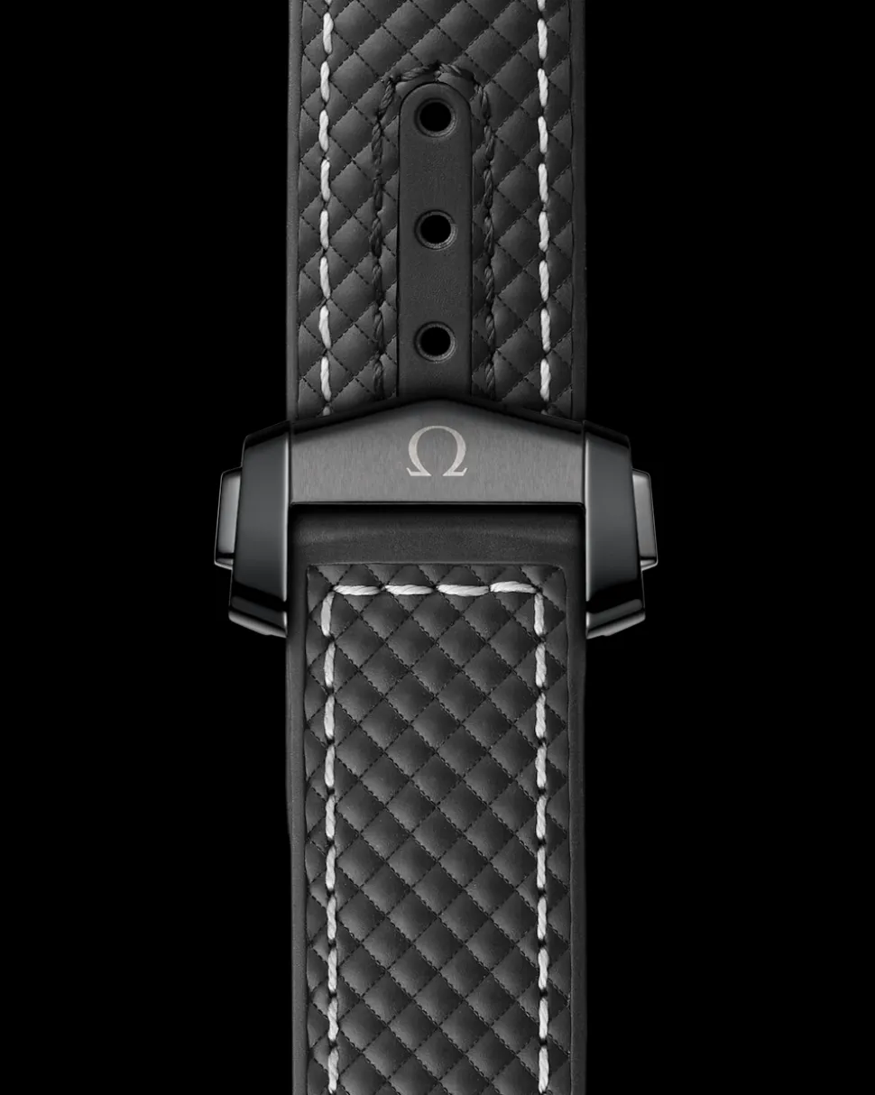 39.5 mm, black ceramic on rubber strap