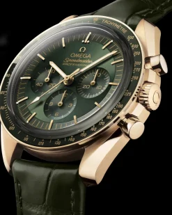 42 mm, Moonshine™ gold on leather strap