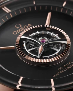 43 mm, Sedna™ gold ‑ Canopus Gold™ on leather strap