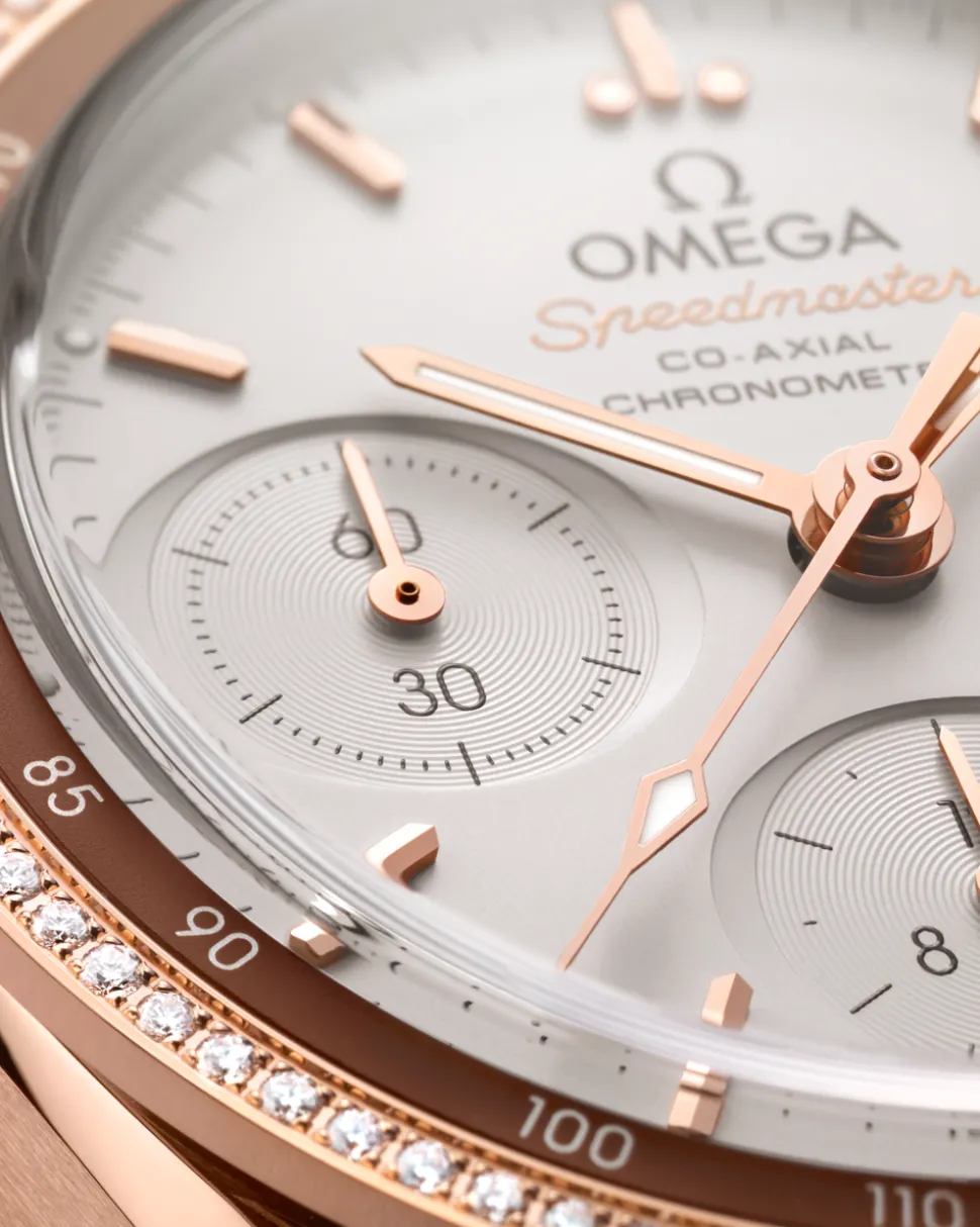 38 mm, Sedna™ gold on leather strap
