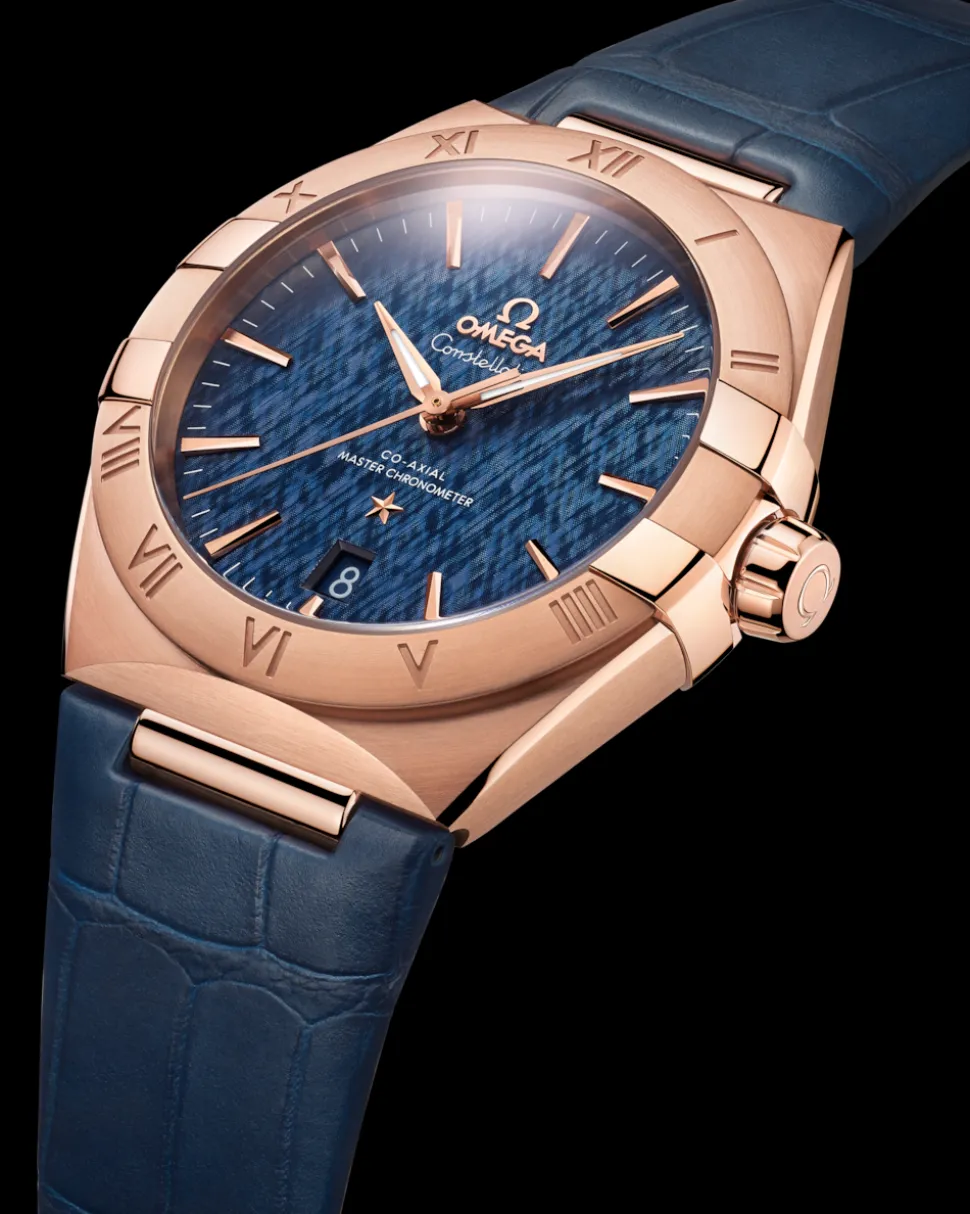 39 mm, Sedna™ gold on leather strap