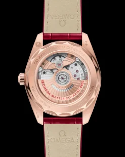 38 mm, Sedna™ gold on leather strap