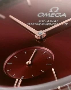 40 mm, Sedna™ gold on leather strap