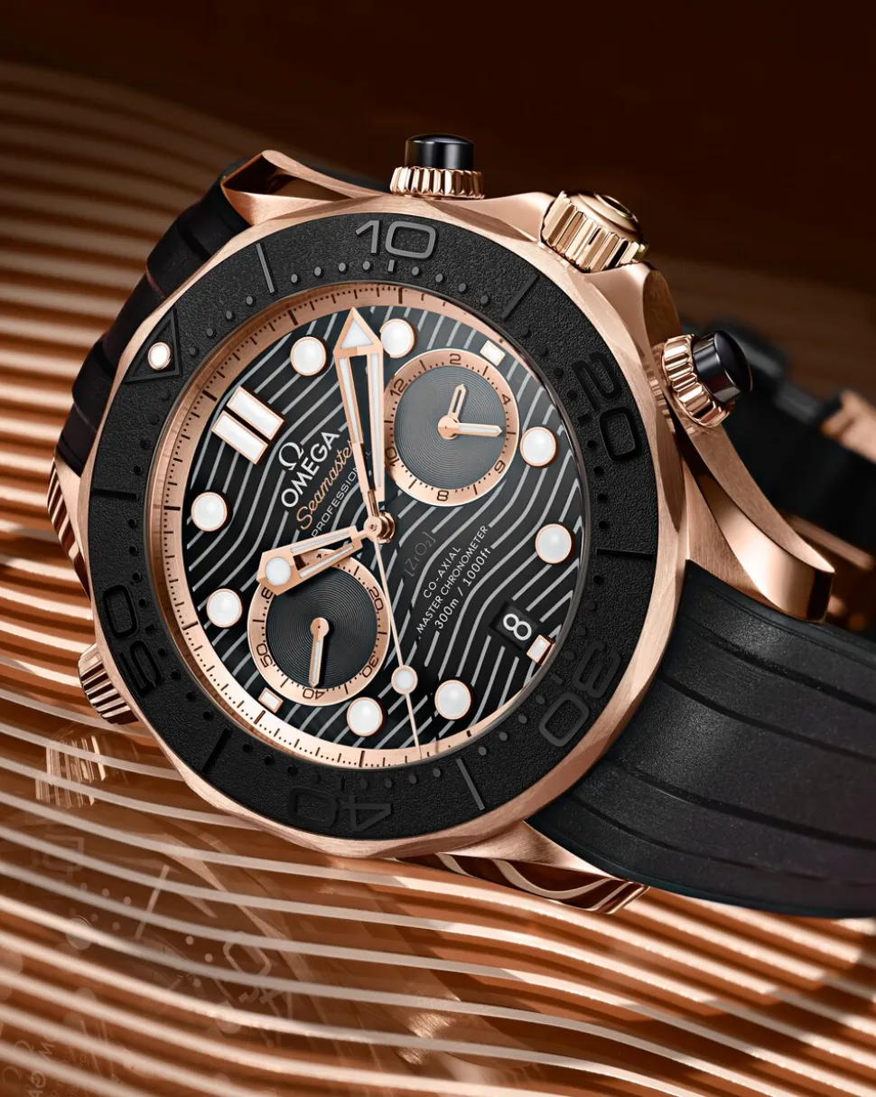 44 mm, Sedna™ gold on rubber strap