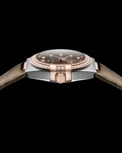 36 mm, steel ‑ Sedna™ gold on leather strap