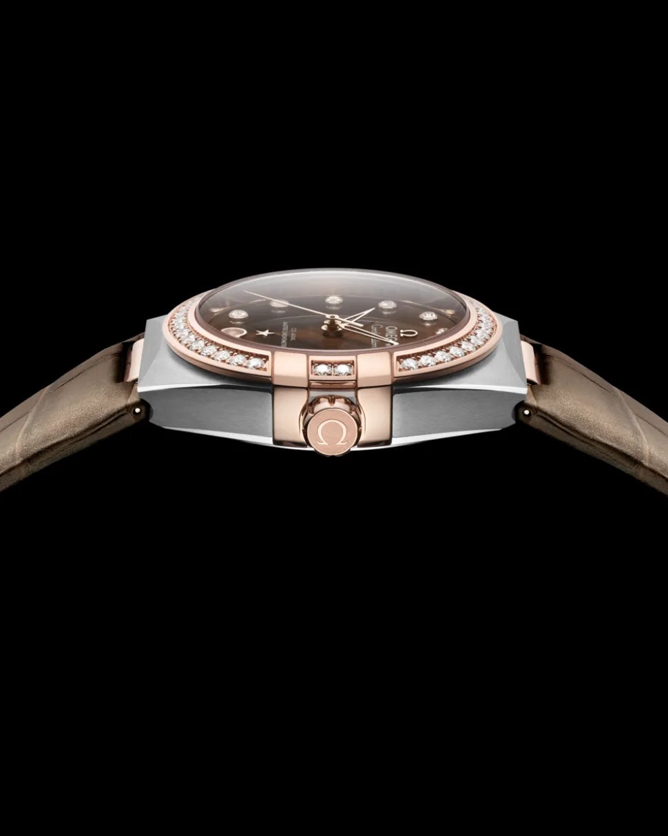 36 mm, steel ‑ Sedna™ gold on leather strap