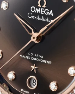 36 mm, steel ‑ Sedna™ gold on leather strap