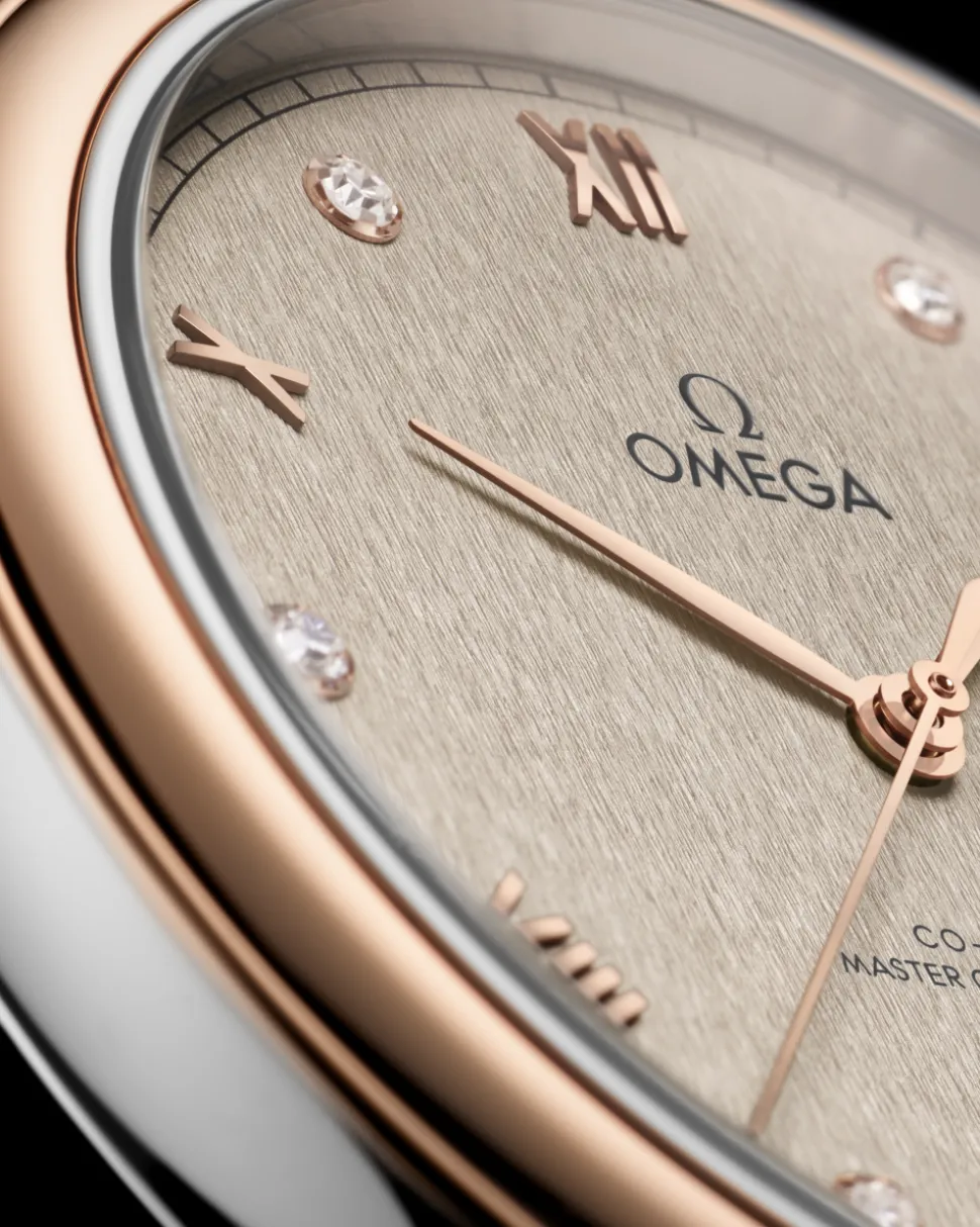 40 mm, steel ‑ Sedna™ gold on leather strap