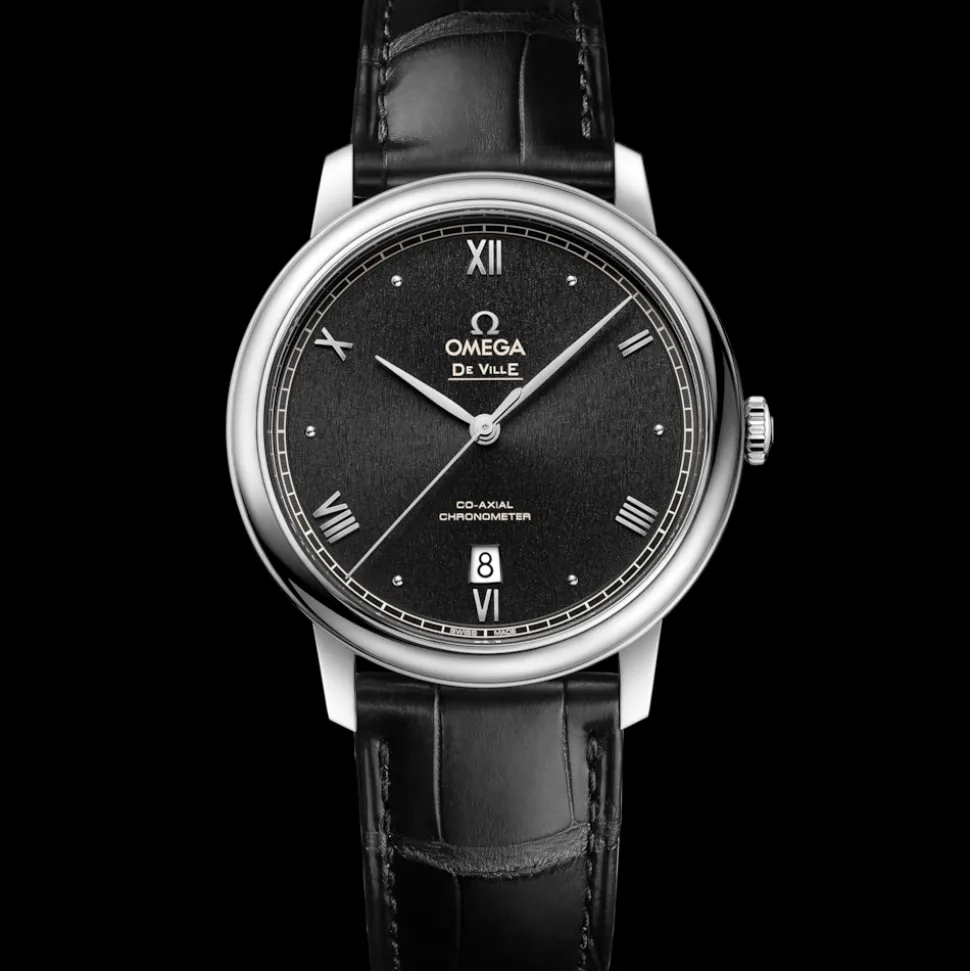 39.5 mm, steel on leather strap