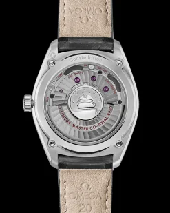 39 mm, steel on leather strap