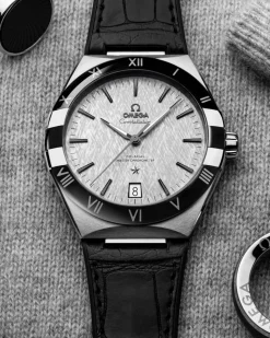 41 mm, steel on leather strap