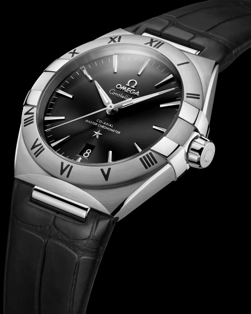 39 mm, steel on leather strap