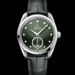 38 mm, steel on leather strap