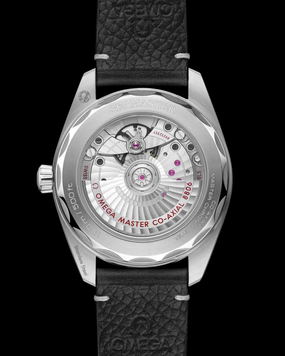 38 mm, steel on leather strap