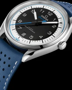 39.5 mm, steel on leather strap