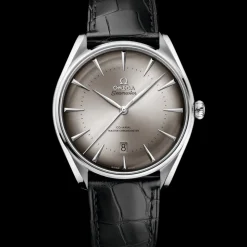 39.5 mm, steel on leather strap