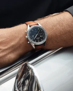 40.5 mm, steel on leather strap