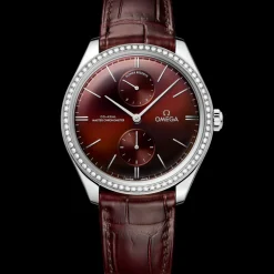 40 mm, steel on leather strap
