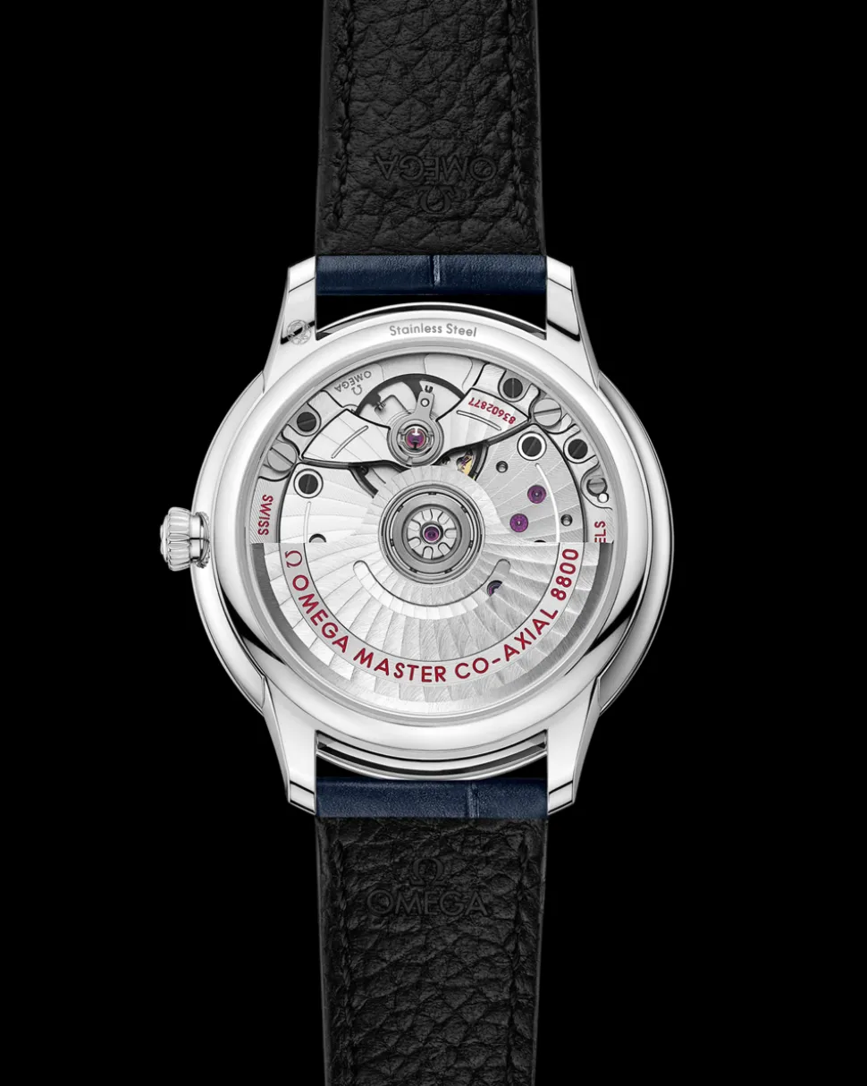 34 mm, steel on leather strap