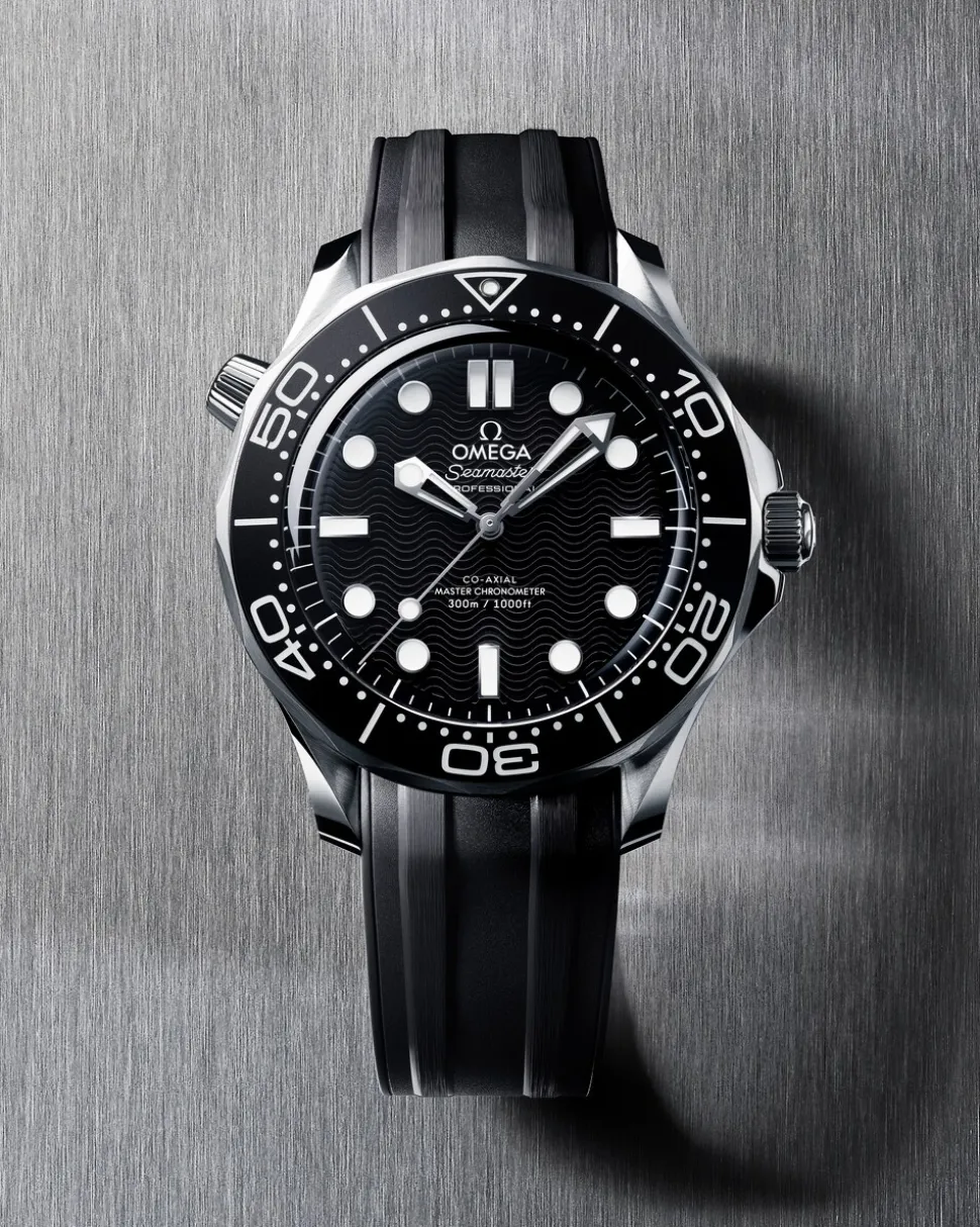 42 mm, steel on rubber strap