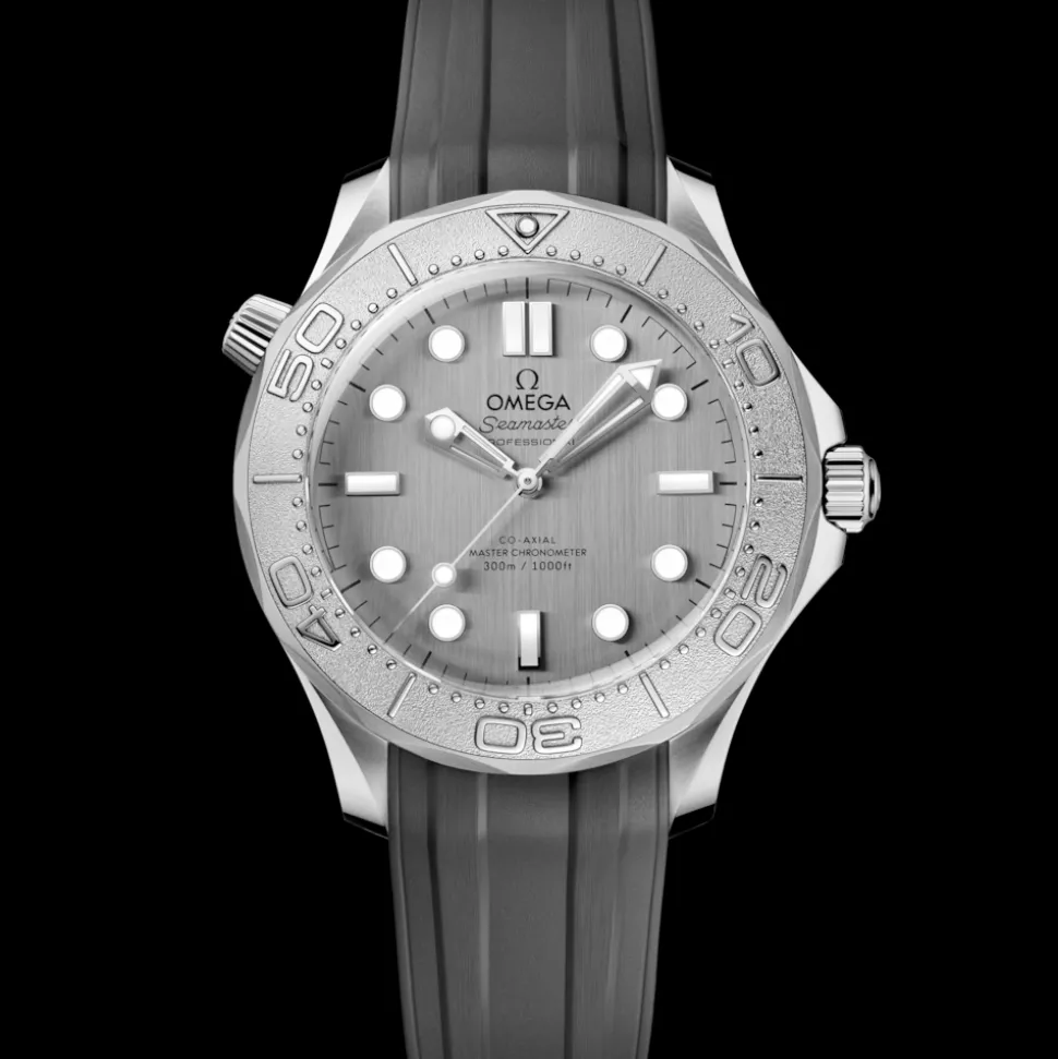 42 mm, steel on rubber strap