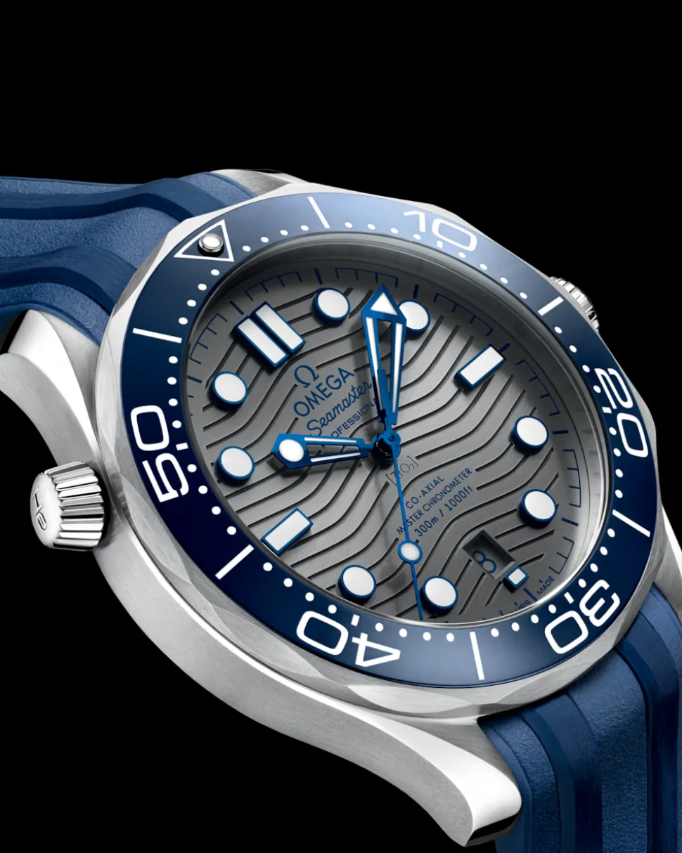 42 mm, steel on rubber strap