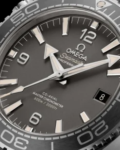 43.5 mm, steel on rubber strap