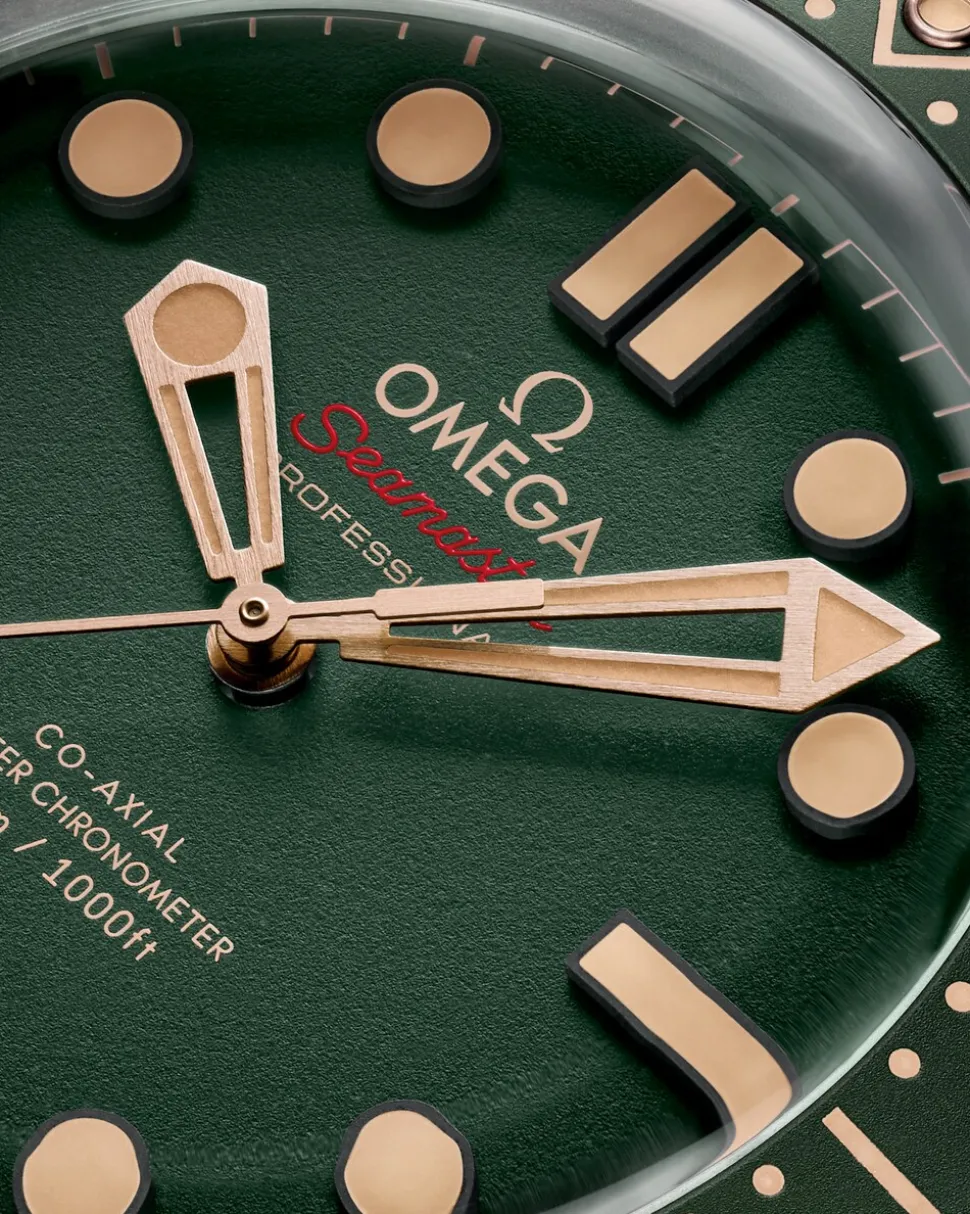 42 mm, titanium ‑ Bronze gold on titanium