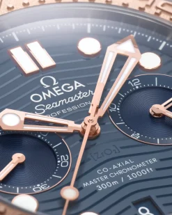 44 mm, titanium ‑ tantalum ‑ Sedna™ gold on titanium ‑ tantalum ‑ Sedna™ gold
