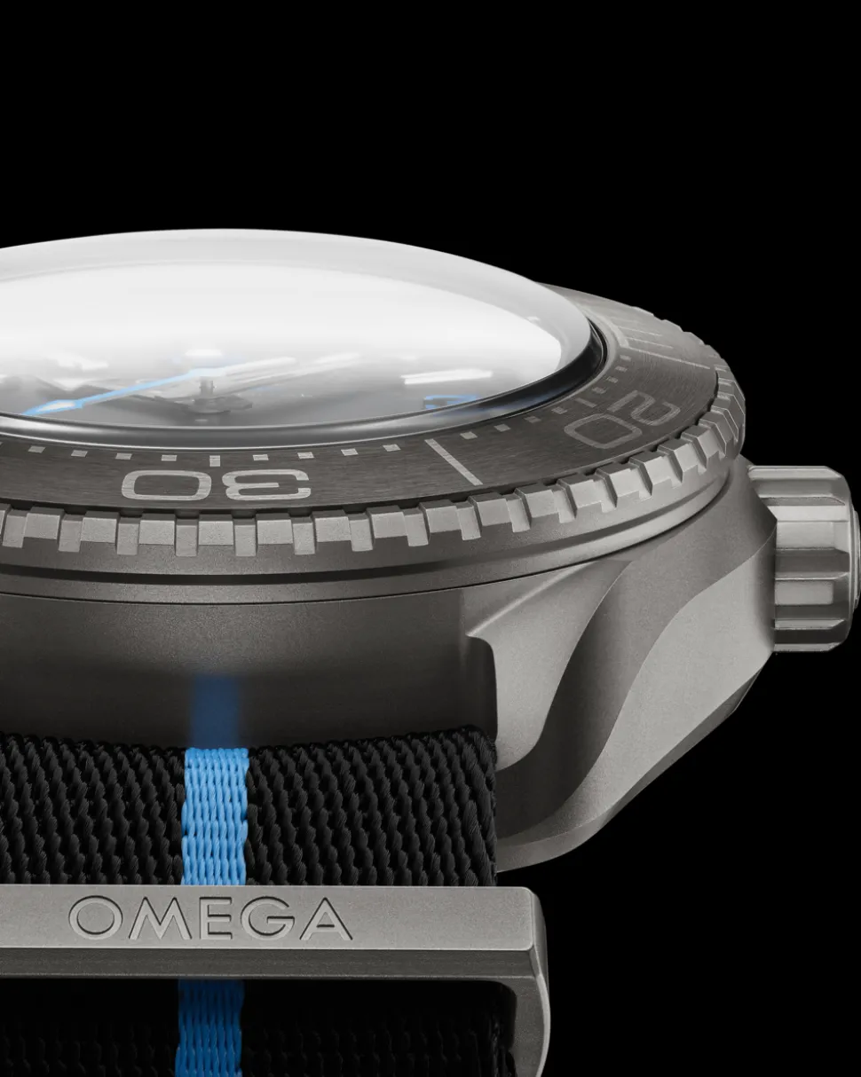 45.5 mm, titanium on NATO strap