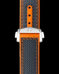 43.5 mm, titanium on rubber strap