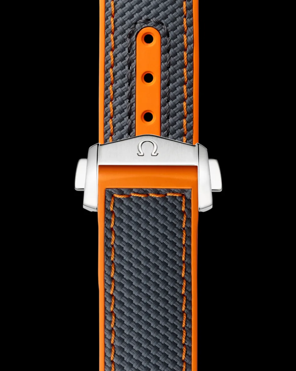 43.5 mm, titanium on rubber strap