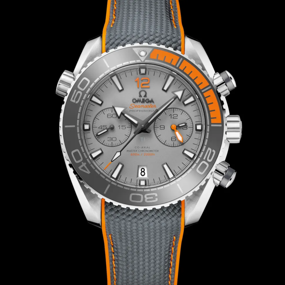 45.5 mm, titanium on rubber strap