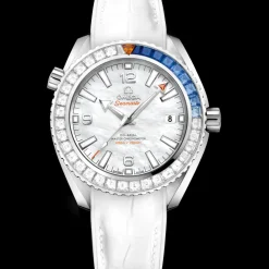 39.5 mm, white gold on leather strap with rubber lining