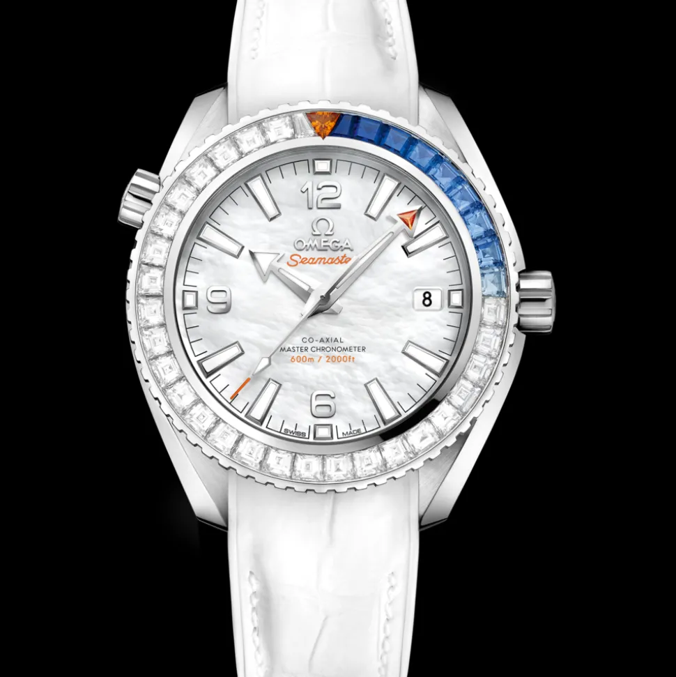 39.5 mm, white gold on leather strap with rubber lining