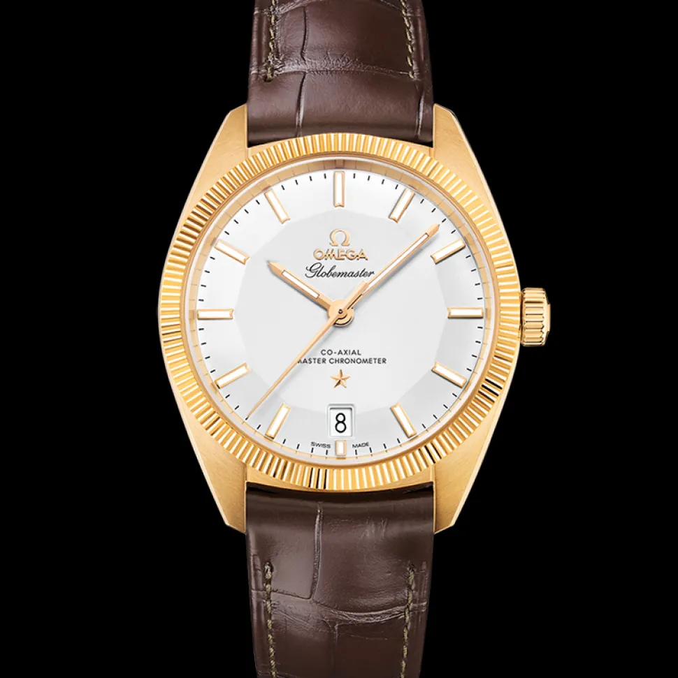 39 mm, yellow gold on leather strap