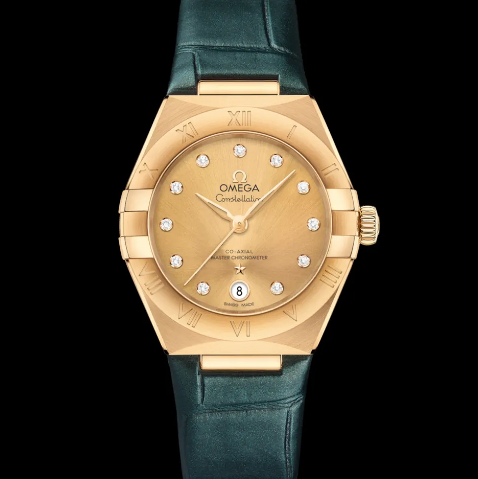 29 mm, yellow gold on leather strap