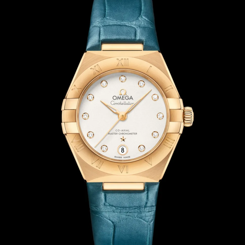 29 mm, yellow gold on leather strap