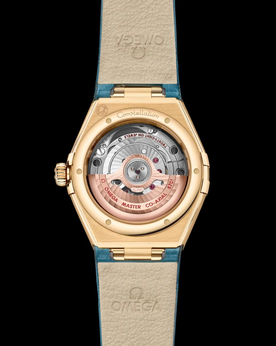29 mm, yellow gold on leather strap