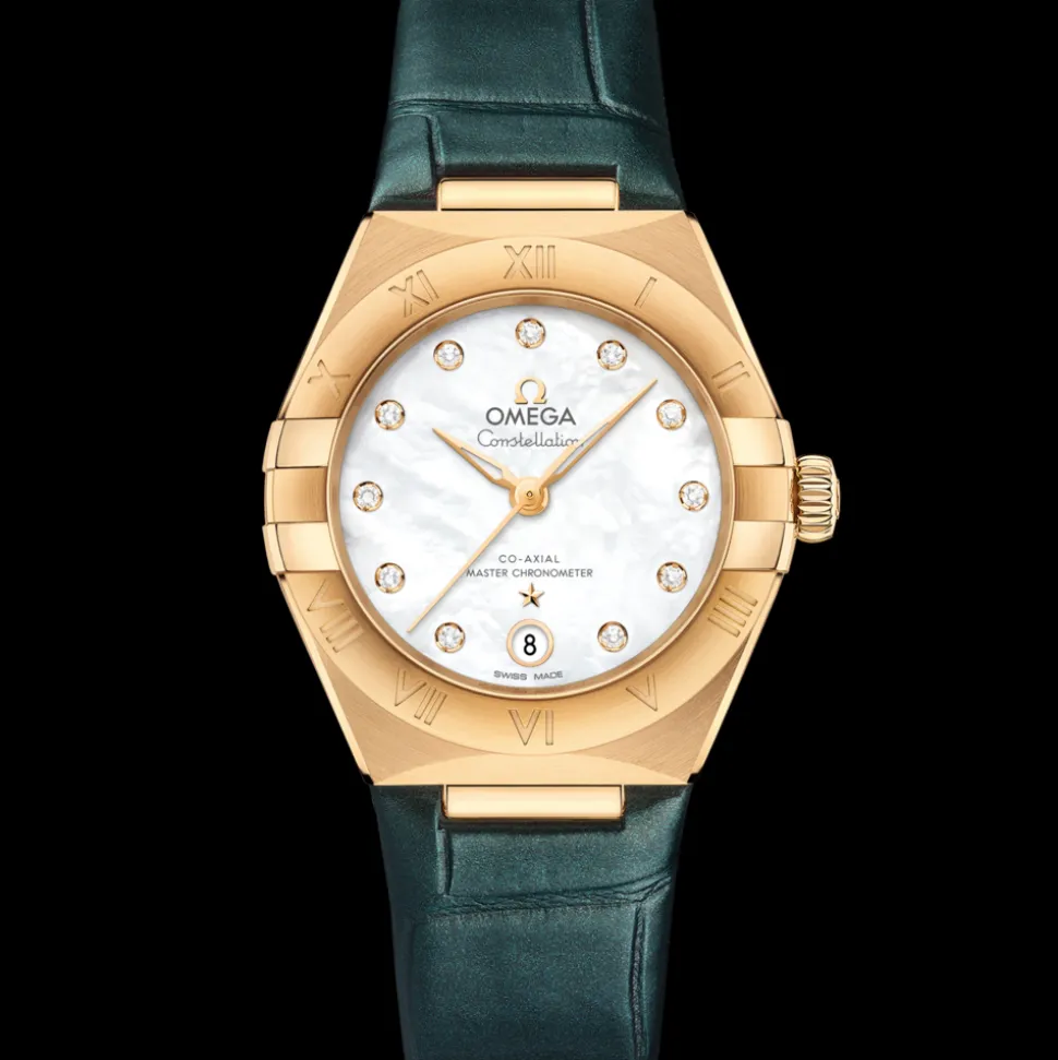 29 mm, yellow gold on leather strap