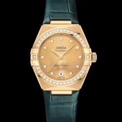 29 mm, yellow gold on leather strap