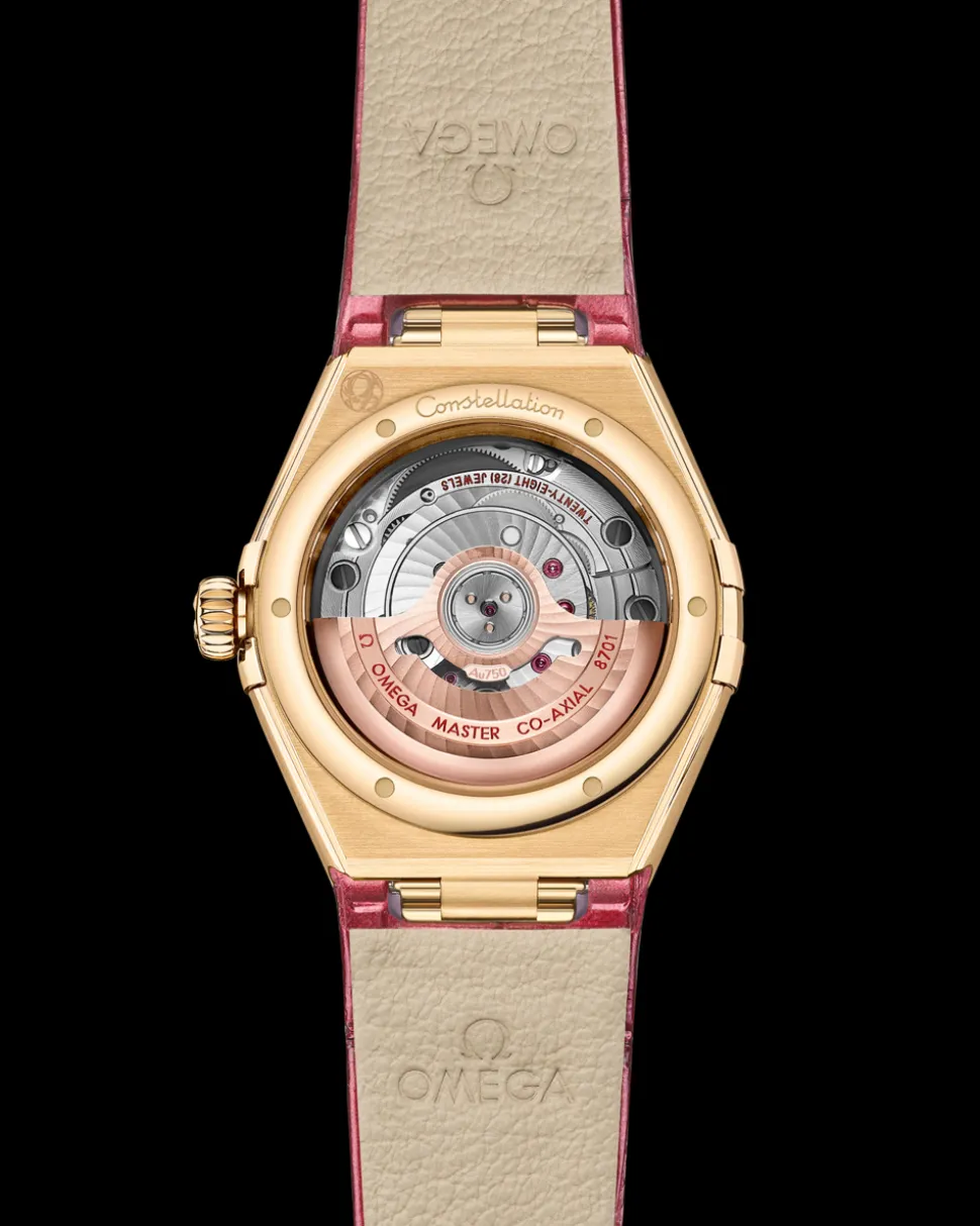 29 mm, yellow gold on leather strap