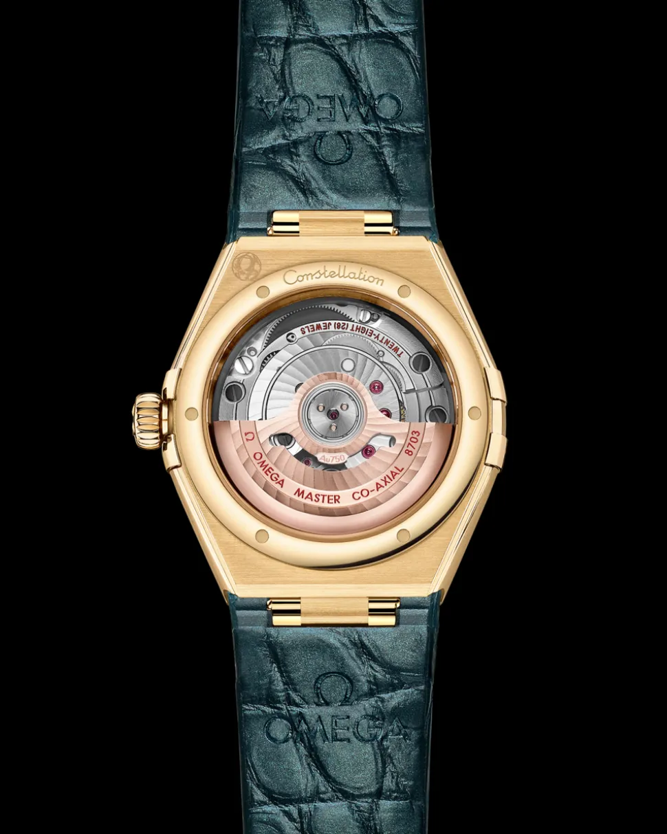 29 mm, yellow gold on leather strap