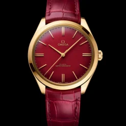 40 mm, yellow gold on leather strap