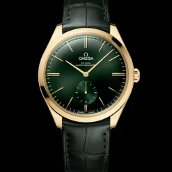 40 mm, yellow gold on leather strap