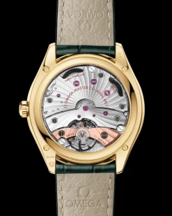 40 mm, yellow gold on leather strap